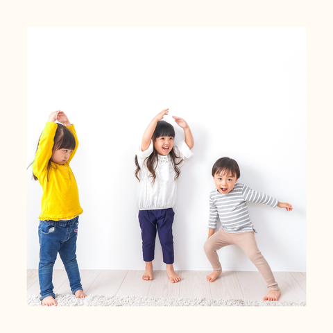 レッスンで楽しむ子供たち